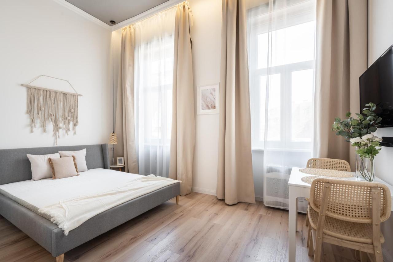 A62 - Akacfa Street Central Residence - Best Location By Bqa Budapest Eksteriør billede