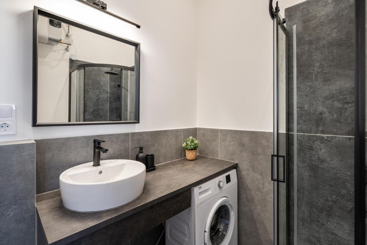 A62 - Akacfa Street Central Residence - Best Location By Bqa Budapest Eksteriør billede