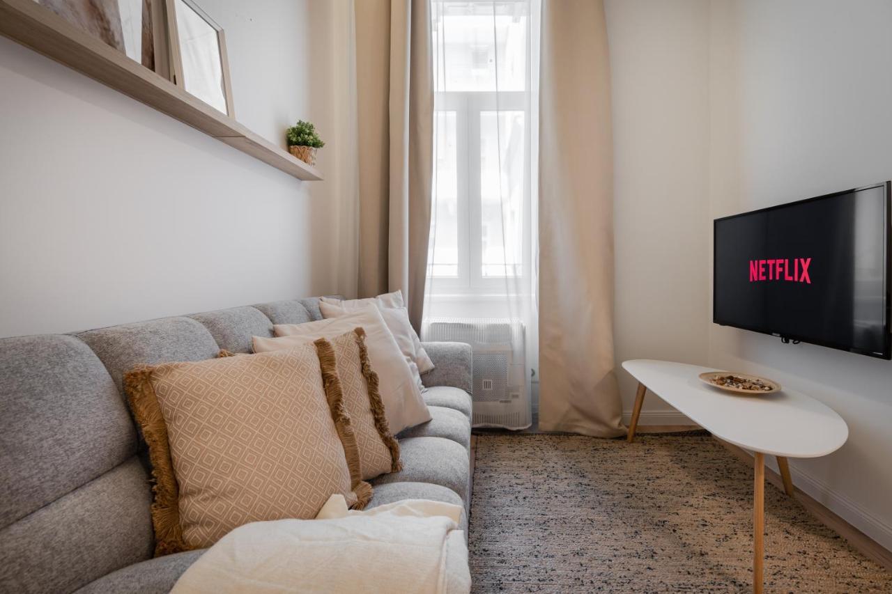 A62 - Akacfa Street Central Residence - Best Location By Bqa Budapest Eksteriør billede