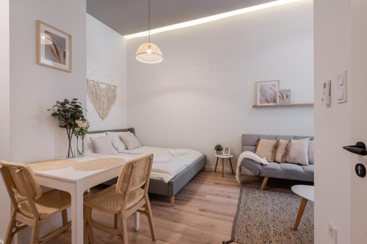 A62 - Akacfa Street Central Residence - Best Location By Bqa Budapest Eksteriør billede
