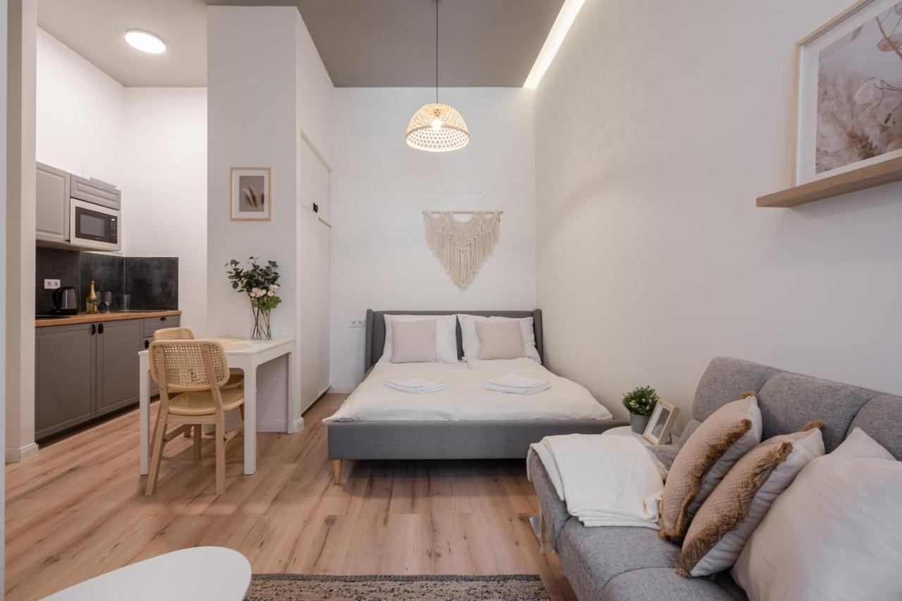 A62 - Akacfa Street Central Residence - Best Location By Bqa Budapest Eksteriør billede